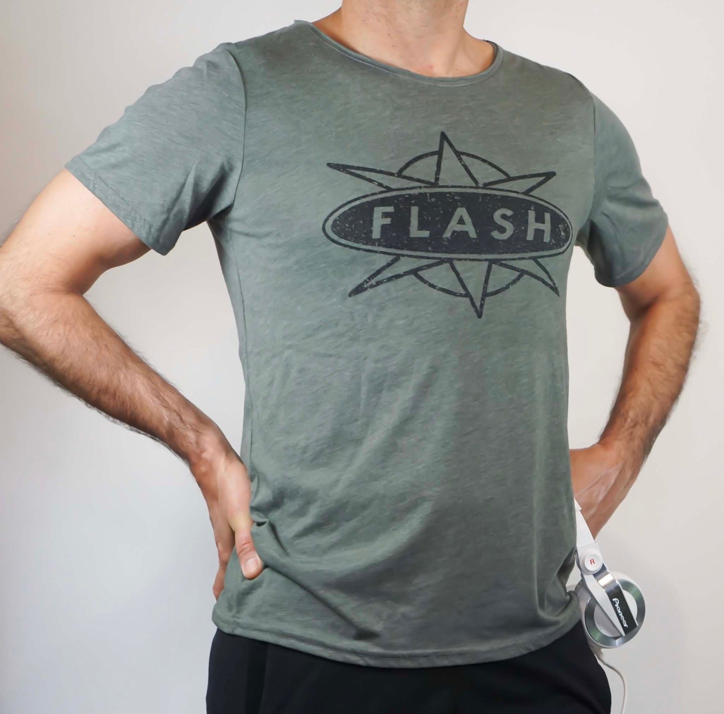 1402 Light Grey Classic Distressed Raw-neck Tee